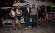 Party na brodu kluba Boa