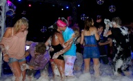 Pjena party u Santos beach clubu