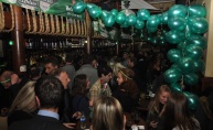 Zeleno obojeni Phanas pub