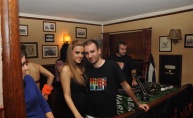 Phanas pub obojen narančasto!