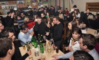 Genijalna atmosfera u Maat baru uz "Razbijače čaša"