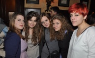 River pub sa mladima