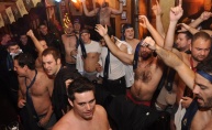 River pub u naletu golih ragbijaša - CURE UŽIVAJTE!