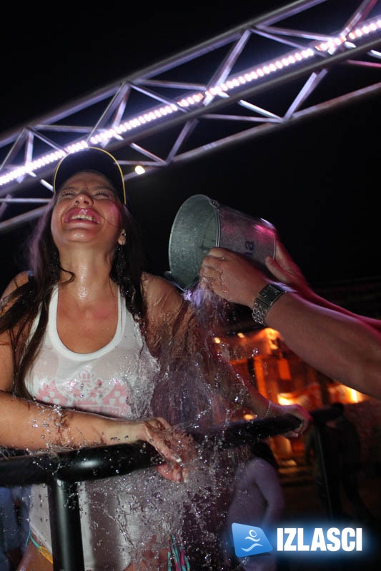Wet T-Shirt party u Monvi centru