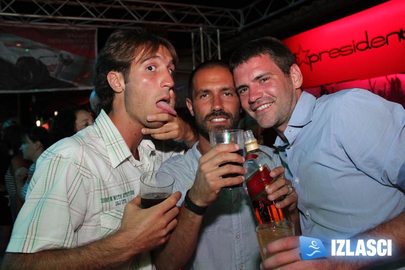 Wet T-Shirt party u Monvi centru