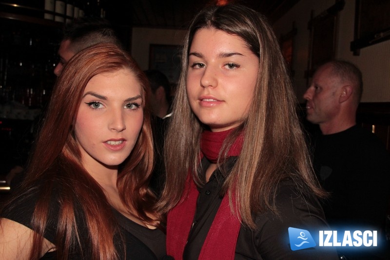 Apsolutno dobar party u Phanas pubu