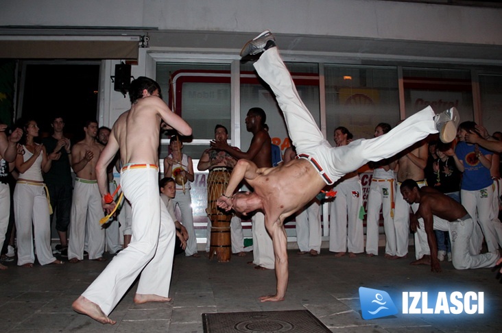 Capoeira night u Maat baru