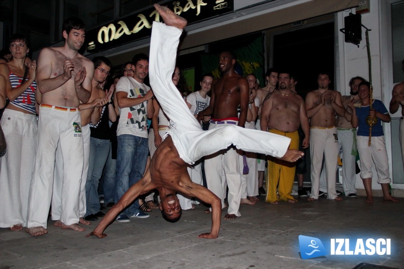 Capoeira night u Maat baru