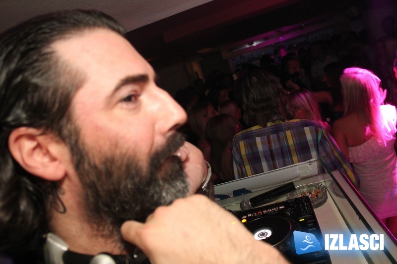 Let's celebrate with Jerry Ropero - Club Boa