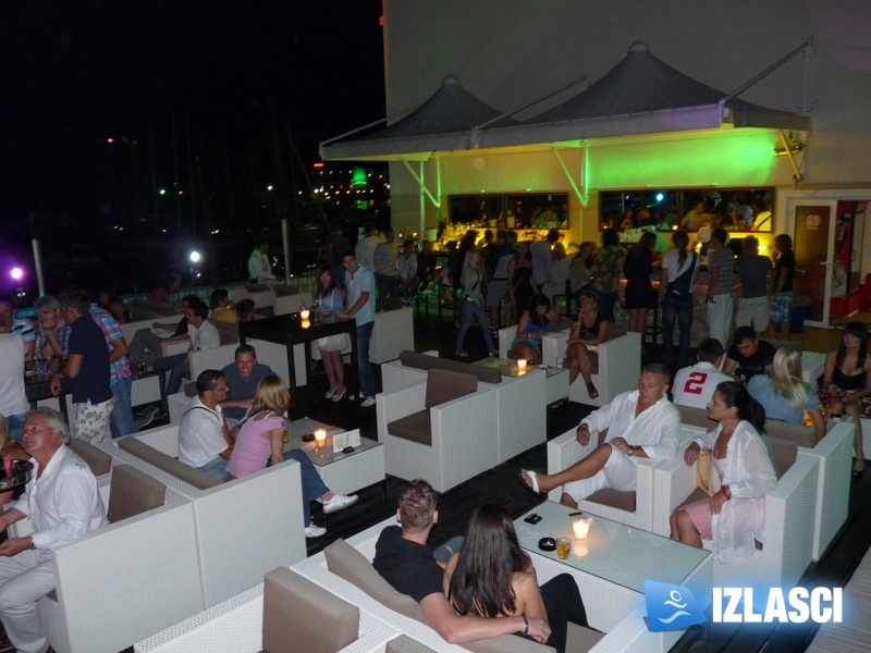 Escape lounge bar
