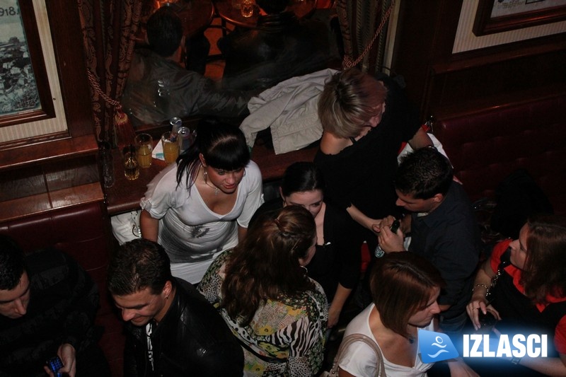 Heiniken party razveselio prepuni Phanas pub 