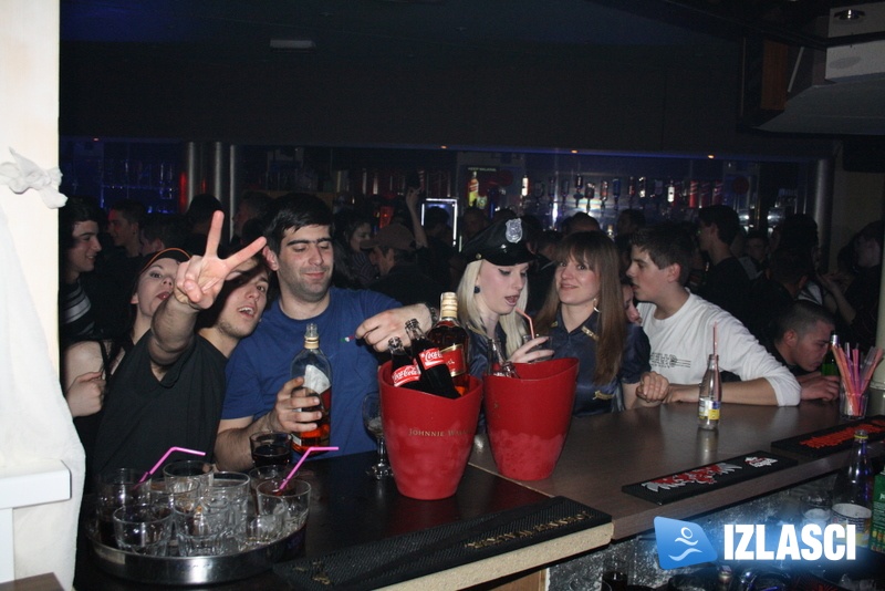 U City clubu Forum zabave ne nedostaje