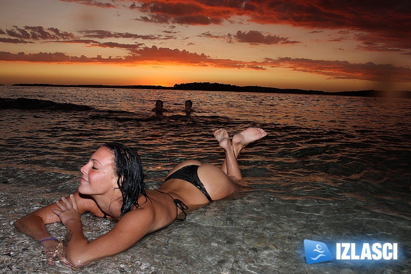 Niti iznenadni ljetni pljusak nije pokvario odličan provod u Beach Baru Pacino