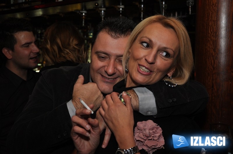 Zeleno obojeni Phanas pub