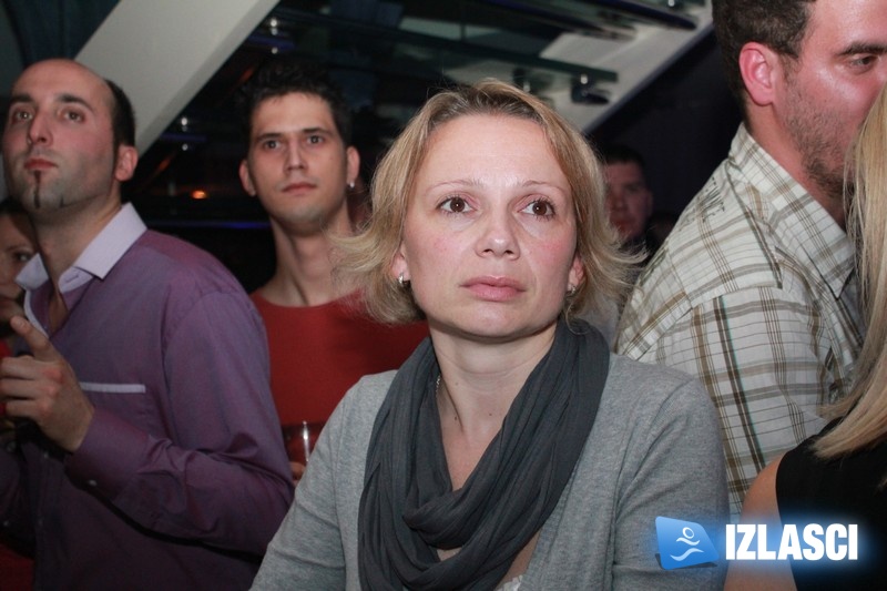 Nastup atraktivne mađarice Niki Belucci u Clubu Boa