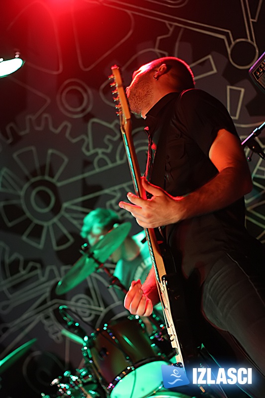 Odličan koncert Petrola i Man Zero u Tvornici