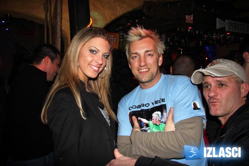 Subotnji izlazak u Pirate pub