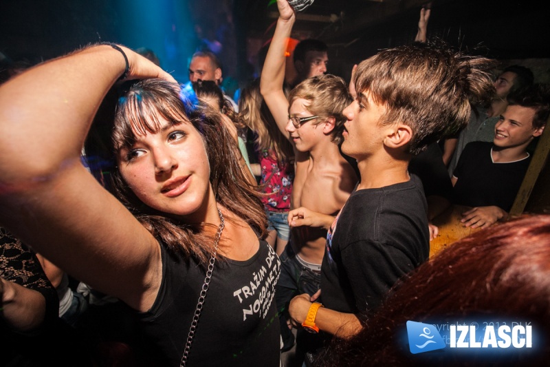 Balkan party u prepunoj Jungli sa najboljim komadima