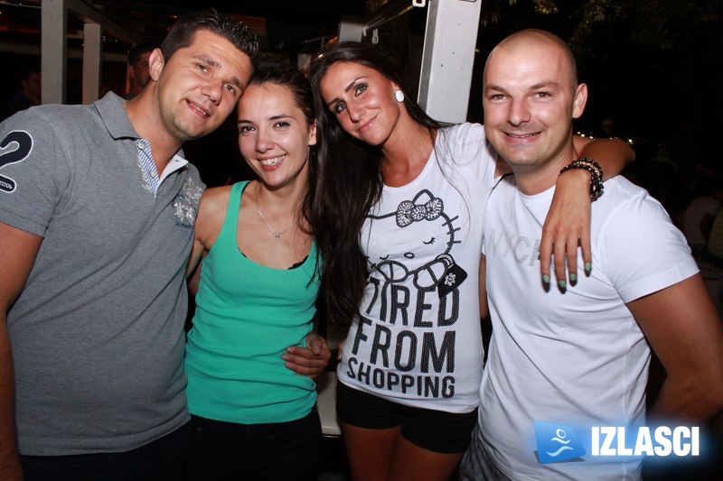 Dionys beach bar subota