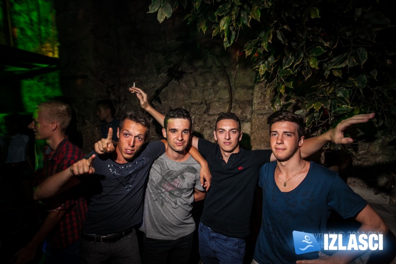 DJ Robert G. Roy with The Liquidator u Jungle clubu
