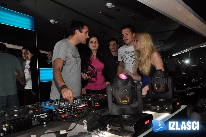 Ibiza party u Sky baru