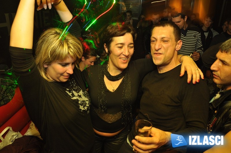 Johnnie Walker pub party subota