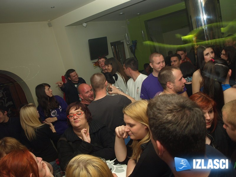 Karaoke night u kastavskoj La Ribalti