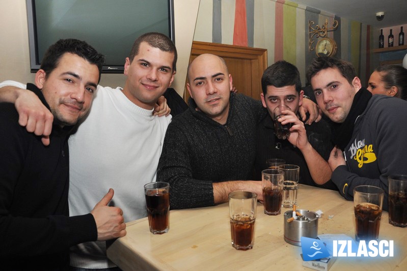 Hot cure povisile temperaturu u Maat baru - Antidote party
