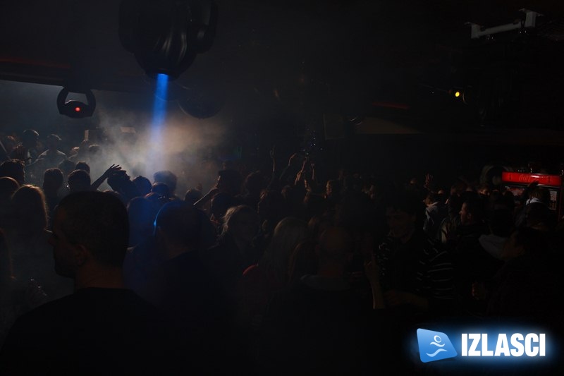 Groznica subotnje večeri - Magnus Club