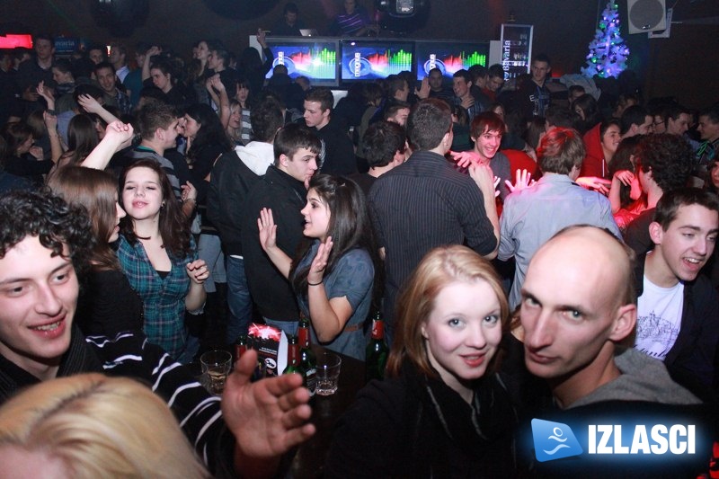 Groznica subotnje večeri - Magnus Club