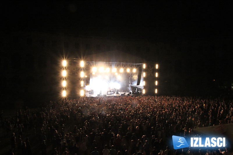 Outlook u Areni