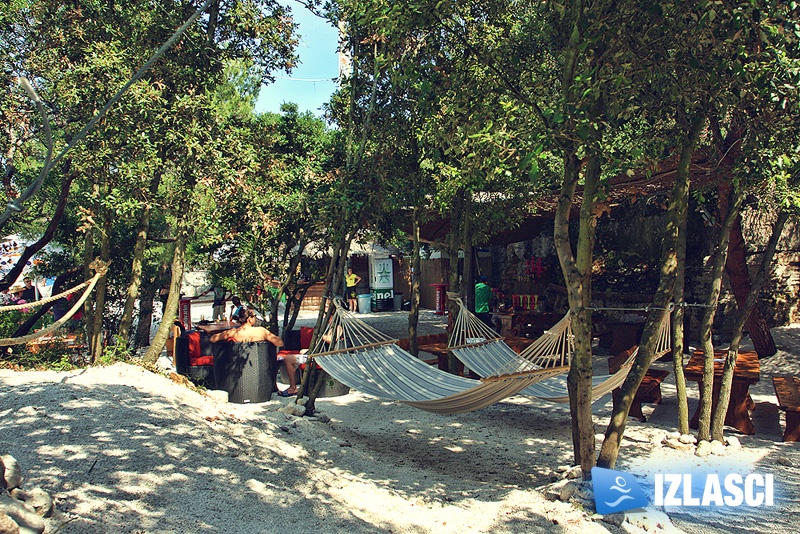 Beach bar Pacino Summer opening
