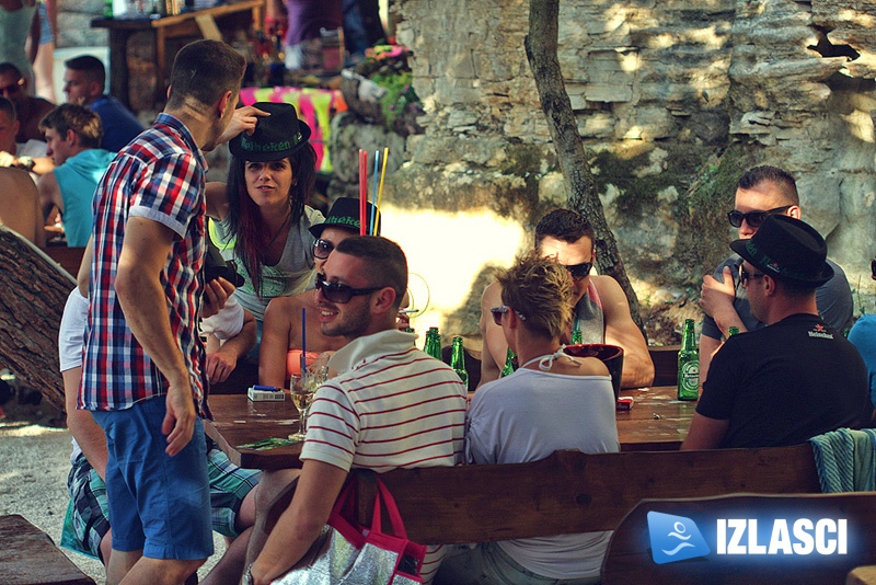 Beach bar Pacino Summer opening