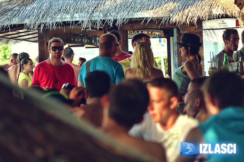 Beach bar Pacino Summer opening