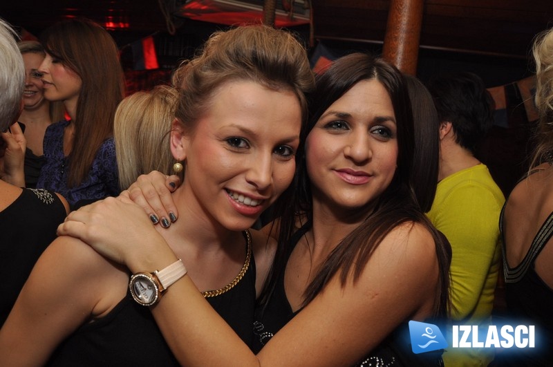 Vesela subota i krcato komada u Phanasu