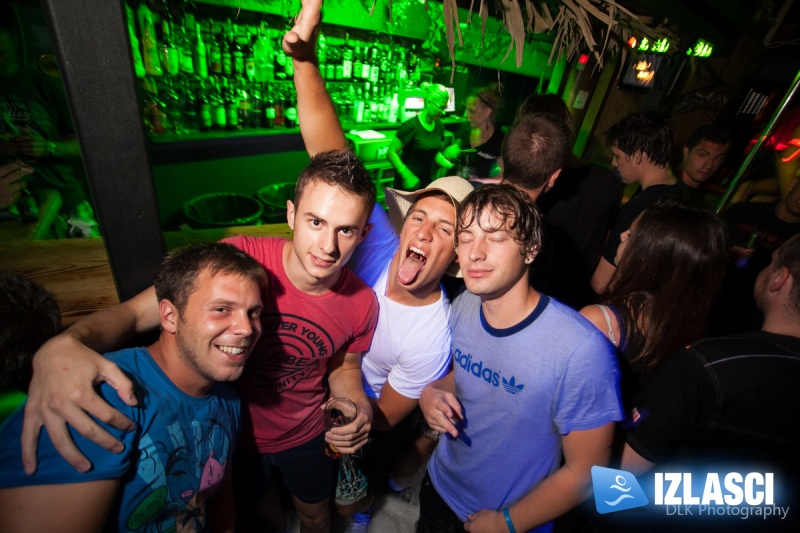Pjena Party totalni hit na Krku u Clubu JUNGLE