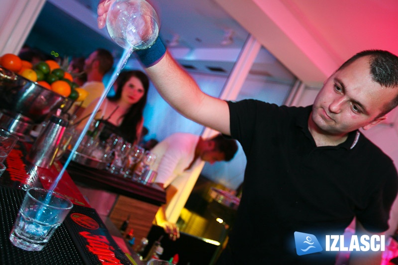 Proslava dvadesetog rođendana Cocomo kluba u Novalji