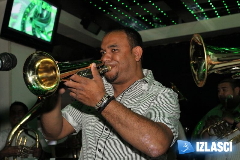 Bojan Ristić brass band razmrdao ekipu u Saint & Sinneru