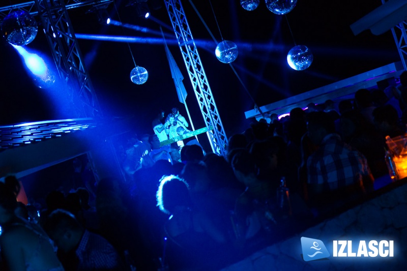 Summer Tropical Saturday - Mc Lola feat. Ibiza dancers @ Santos