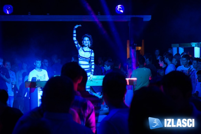 Summer Tropical Saturday - Mc Lola feat. Ibiza dancers @ Santos