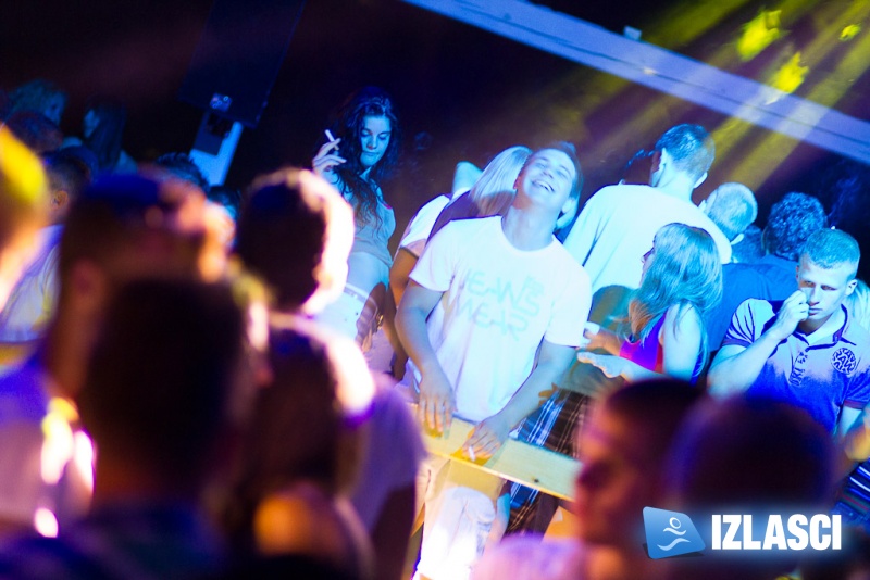 Summer Tropical Saturday - Mc Lola feat. Ibiza dancers @ Santos