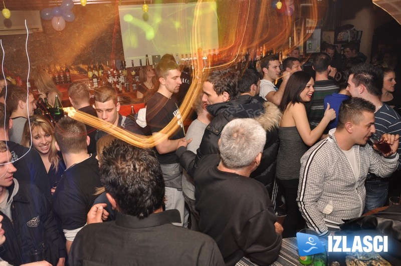 Uskršnji party sexy zečica u Acapulcu