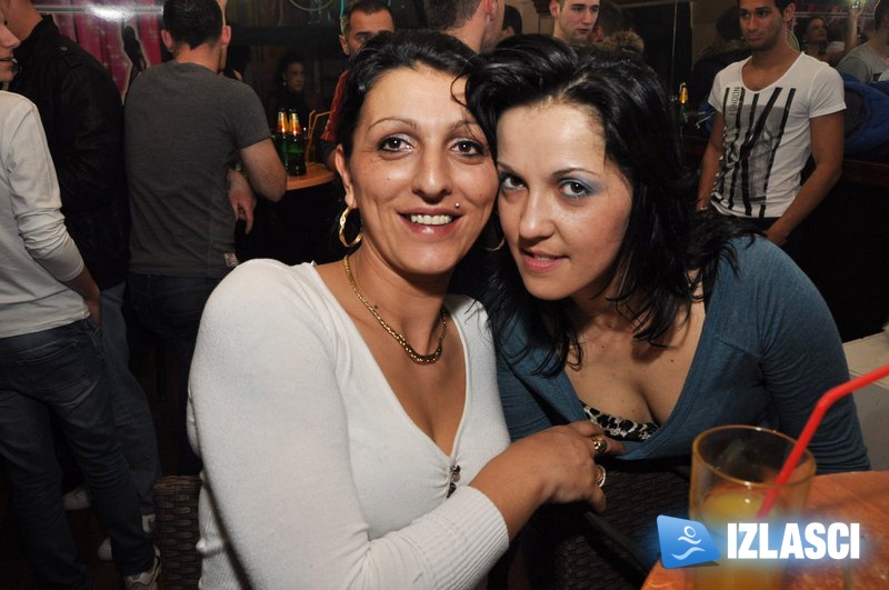 Uskršnji party sexy zečica u Acapulcu