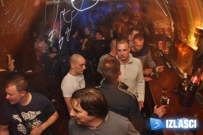 Uskršnji party sexy zečica u Acapulcu