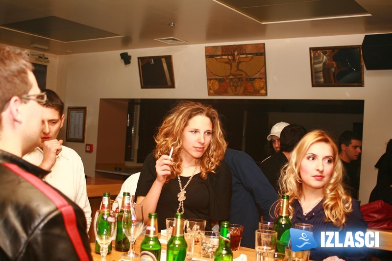 Ritmovi ludih sedamdesetih rasplesali Maat bar