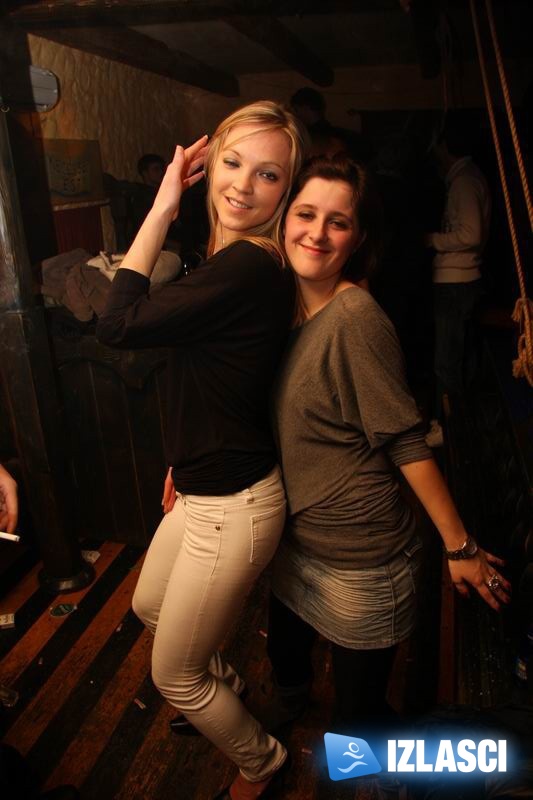 Subotnji izlazak u Pirate pub