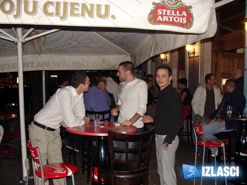 Slatka tajna Johnnie Walkera puni taj pub petkom