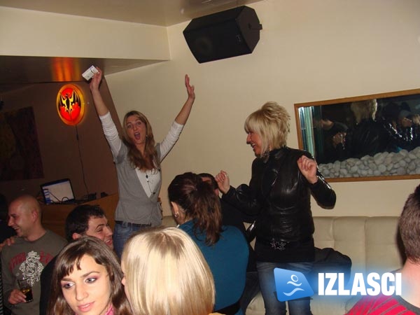 Izlazak u Maat bar